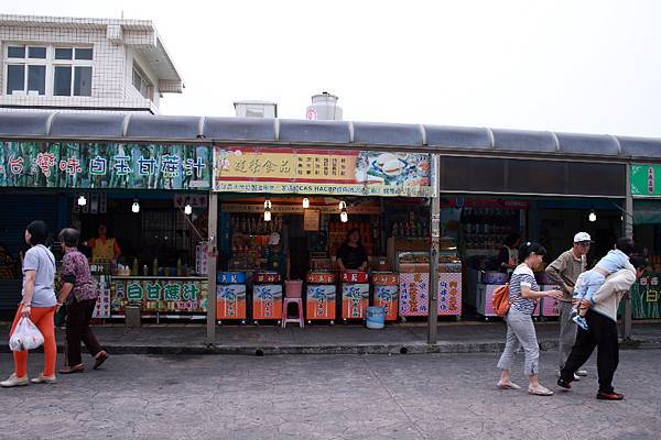 或許是還太早吧，上午的梧棲漁港不是很多人