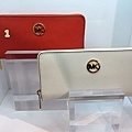 MICHAEL KORS 經典荔枝紋皮夾NT5400