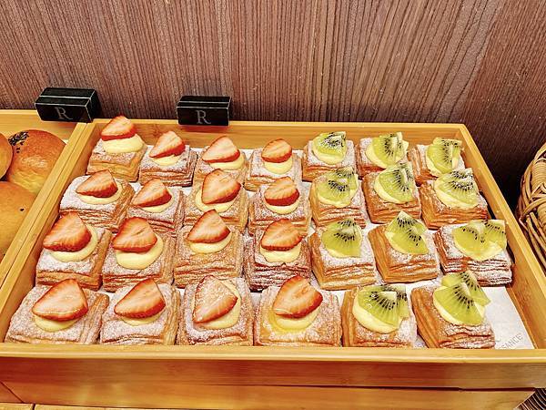 食記。台北士林。萬麗酒店 Renaissance Taipe