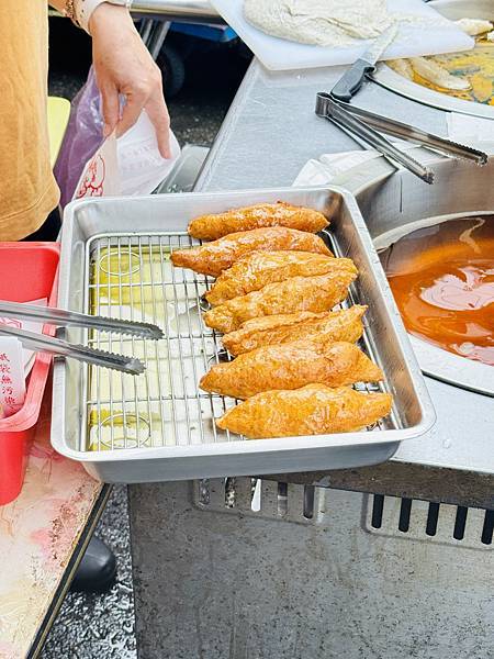 食記。台北。北投菜市場的銅板美食-東港旗魚黑輪