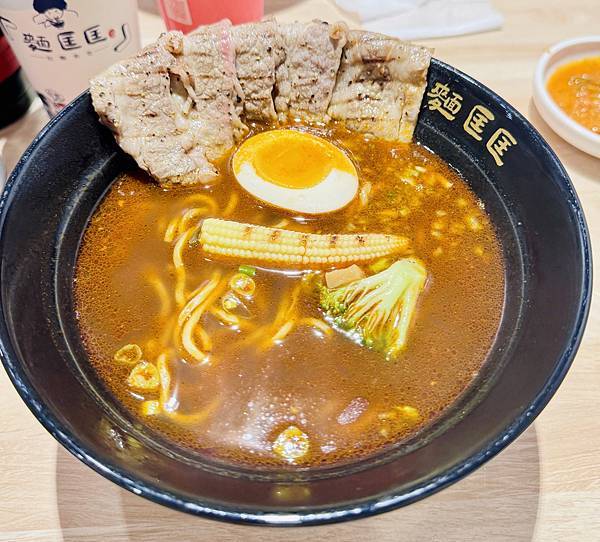 食記。麵Q湯頭濃的好吃拉麵。麵匡匡拉麵食堂 新竹清大店～