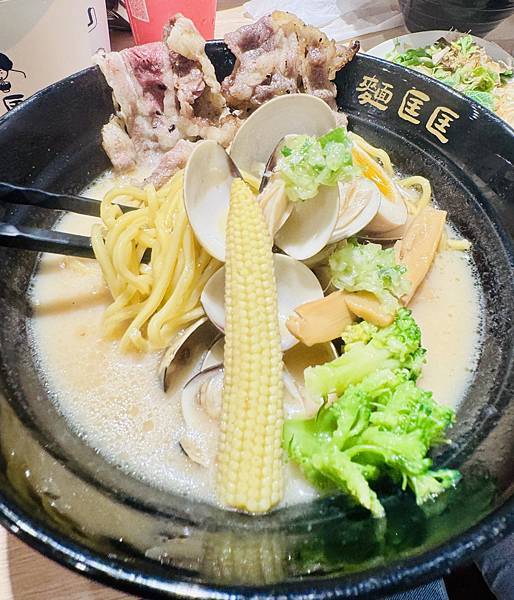 食記。新竹。麵Q湯頭濃的好吃拉麵。麵匡匡拉麵食堂 新竹清大店