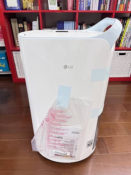 開箱文。LG 16L除濕機 開箱文。LG 16L除濕機