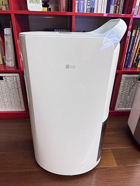 開箱文。LG 16L除濕機 開箱文。LG 16L除濕機
