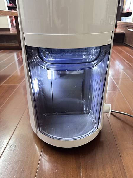 開箱文。LG 16L除濕機 開箱文。LG 16L除濕機