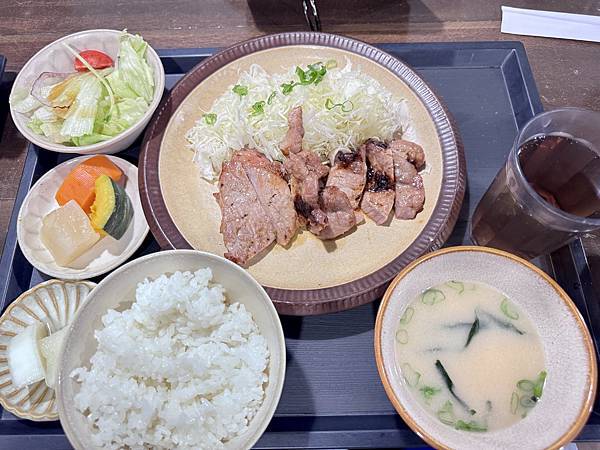 食記。高雄鹽埕區。鐘奄 食記。高雄鹽埕區。鐘奄