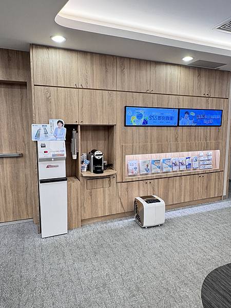 開箱。大學眼科(台大店) Smile pro2.0 近視老花 開箱。大學眼科(台大店) Smile pro2.0 近視老花