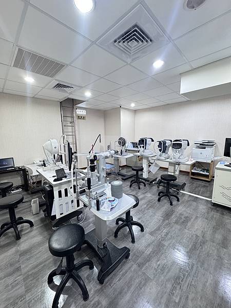 開箱。大學眼科(台大店) Smile pro2.0 近視老花 開箱。大學眼科(台大店) Smile pro2.0 近視老花