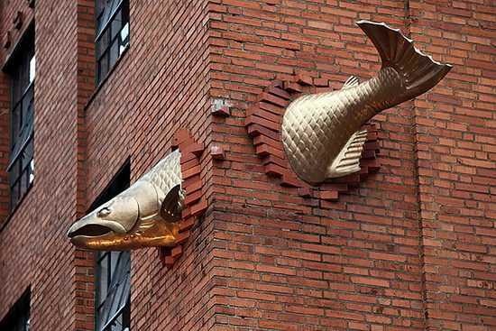 鮭魚雕塑（波特蘭，美國）