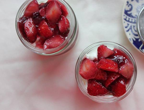 wine strawberry-2.jpg