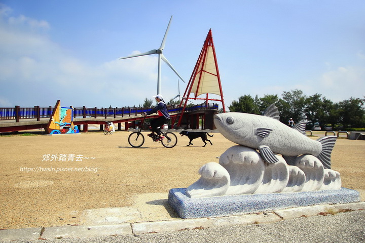 苗栗,竹南,單車,崎頂車站,鈴木埤生態水岸休憩公園,龍鳳漁港,崎頂海濱休閒園區,森林,沙灘,港口,濕地,草原,鐵路,老街,苗栗景點