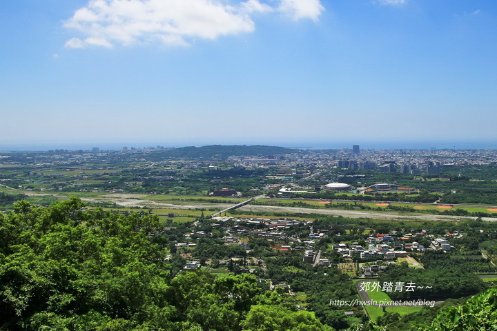 佐倉步道眺望美崙山、潔西艾美酒店