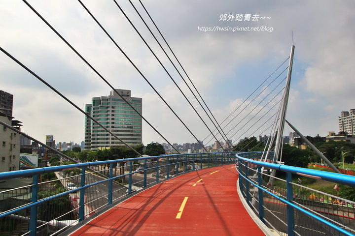 印象大橋的設立讓自行車道不必再穿越經國路