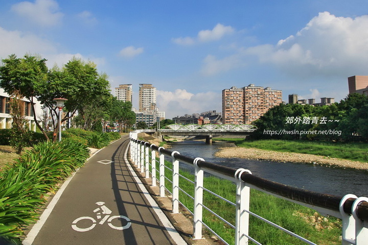 春日路以東的南崁溪河邊景致