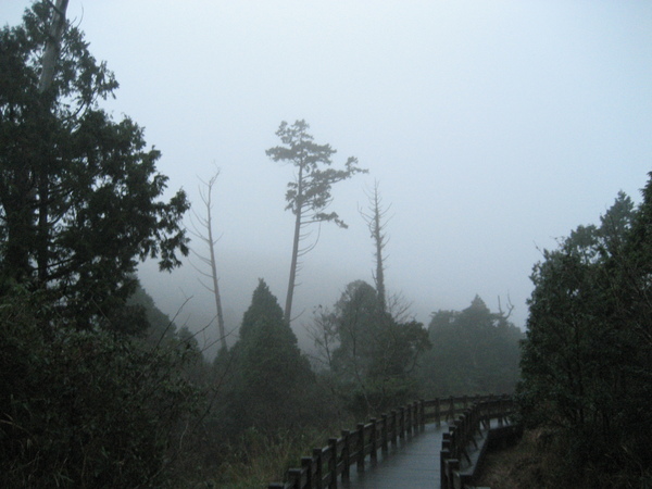 清晨的翠峰湖