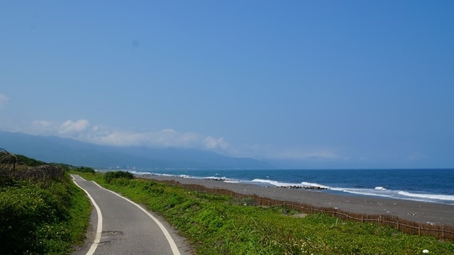 【小摺慢騎】宜蘭濱海自行車道，慢騎欣賞太平洋與龜山島