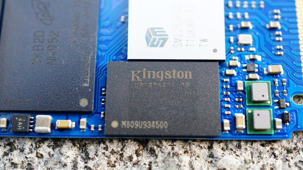 【開箱】金士頓Kingston A2000 NVMe PCIe SSD價格實惠，讓我的Synology DS918+ NAS快取SSD一次到位