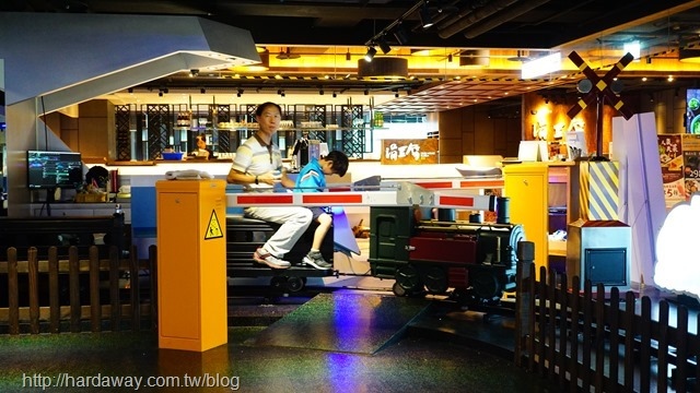 樂福銀河鐵道餐廳搭小火車