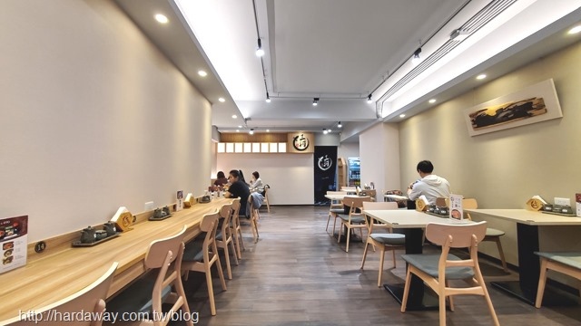 三河中川屋光復南店用餐空間