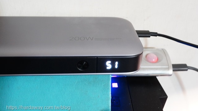 ZMI QB826行動電源