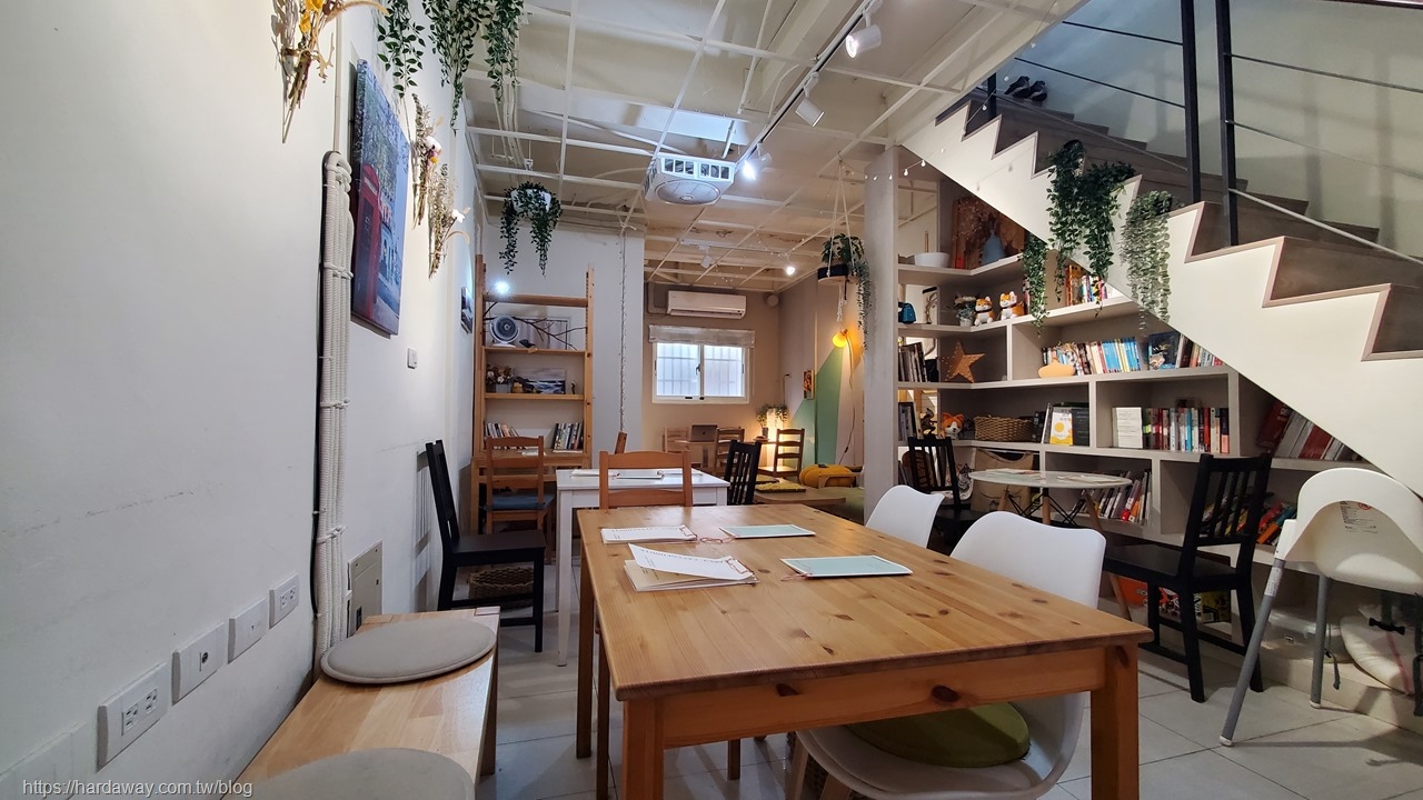 而立early café&foodie用餐區