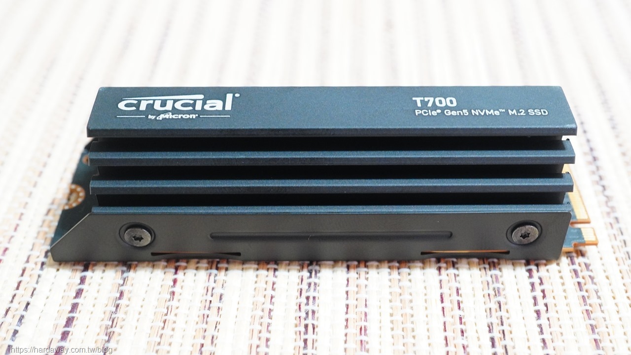 美光Micron Crucial T700 PCle Gen5 NVMe M.2 SSD