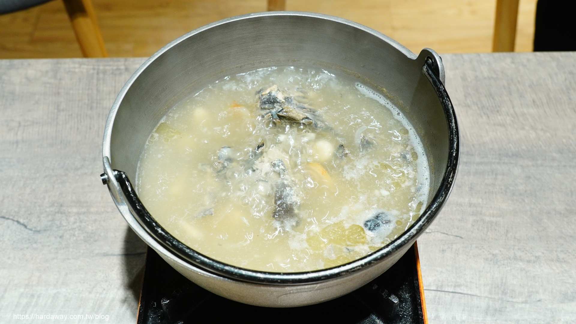 青森塩選燒肉烏骨雞湯