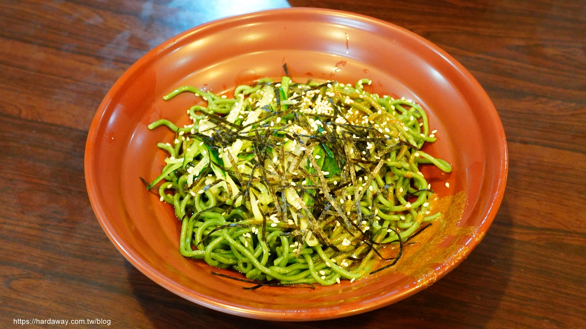 何家大碗公涼麵養生綠藻涼麵