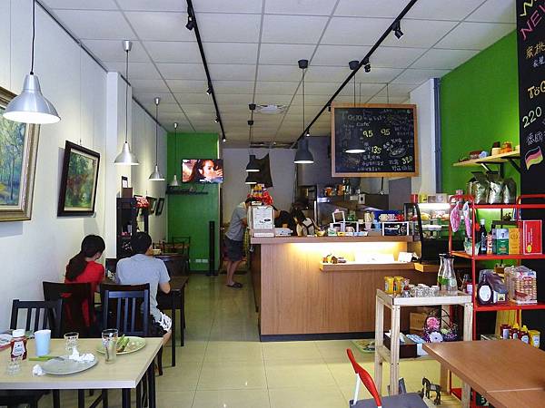 104.5.17 Togo Cafe