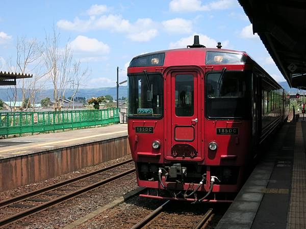 搭九州橫斷列車前往熊本