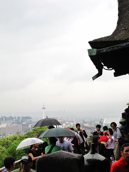 清水寺 02 遠眺京都塔.JPG