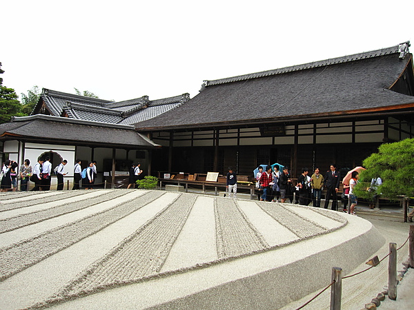 銀閣寺 09 本堂與銀沙灘.JPG