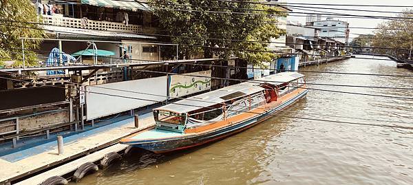 泰國 | 悠遊曼谷，體驗搭乘髒髒船穿越曼谷市區，快速前往金山