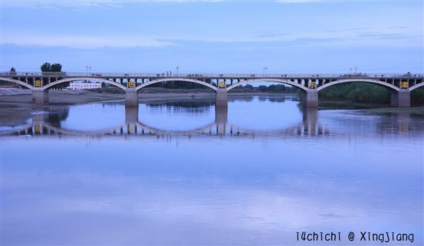 雲彩布爾津