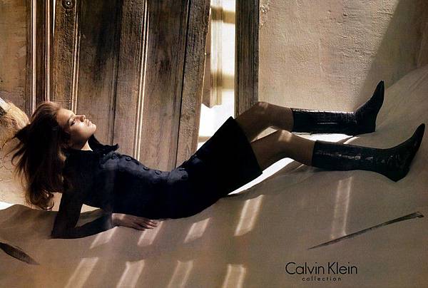 CalvinKleinCollection-FallWinter2005-10-phStevenMeisel-NV