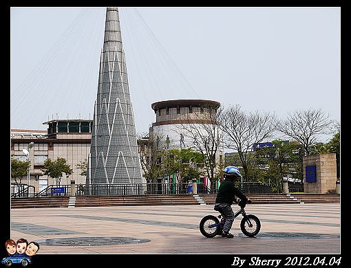 20120404_市府廣場騎車002