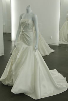 new-white-by-vera-wang-wedding-dresses-spring-2013-004