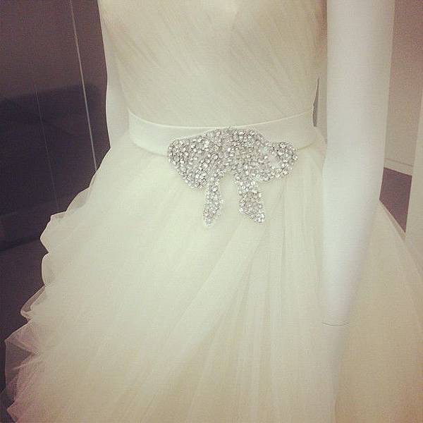 White-by-Vera-Wang-Davids-Bridal-antique-jeweled-bow