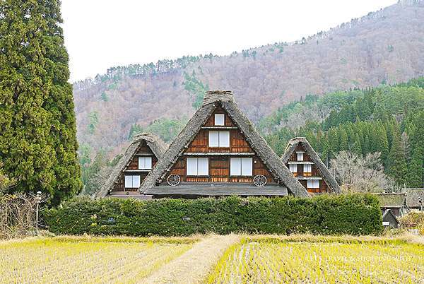 日本岐阜 世界文化遺產 從金澤出發 再訪合掌村 與夢幻景點三小屋的初次見面 遇見神秘的荻町城跡展望台 找尋秘境裡的寧靜氣息 愛梨 旅行梨子咬一口
