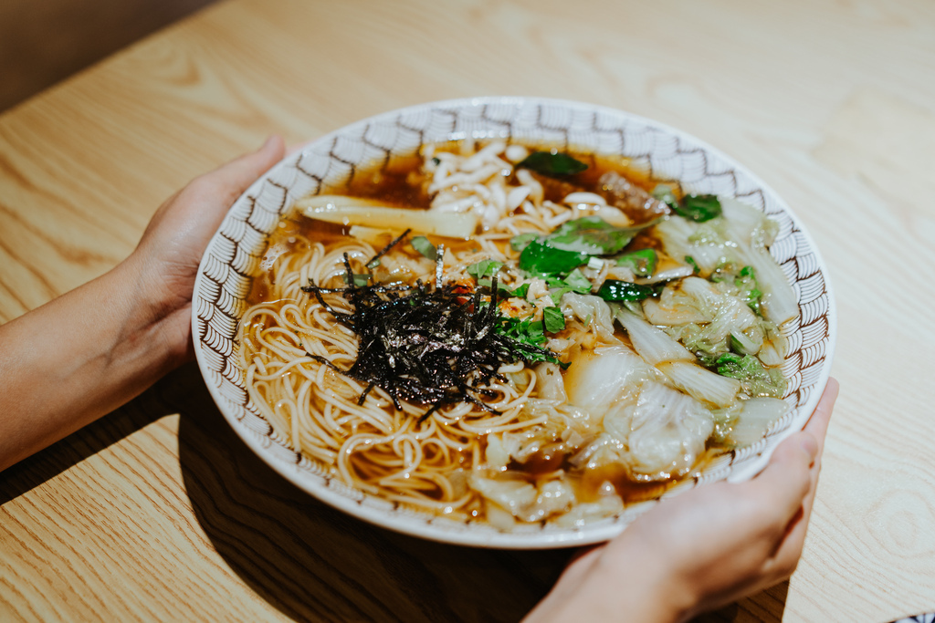 選擇豐富、非素食者也會愛的蔬食滷味｜台東縣池上鄉｜舒食男孩滷