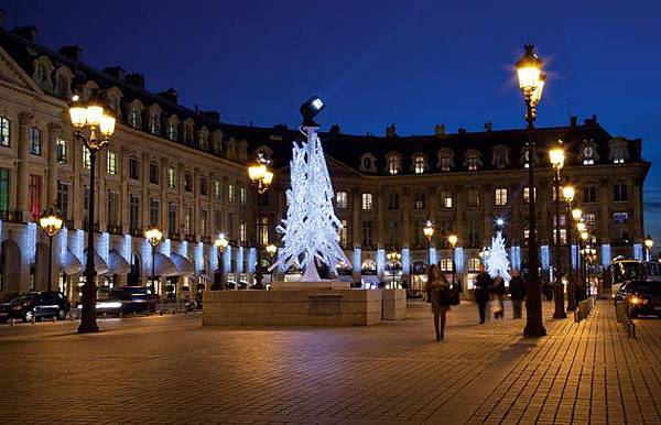 Place-Vendome-illumination-630x405-C-OTCP-Amelie-Dupont.jpg