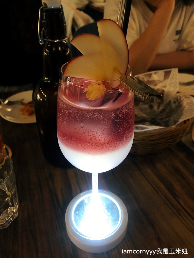 H%26;W Restaurant and Bar餐酒館5.JPG