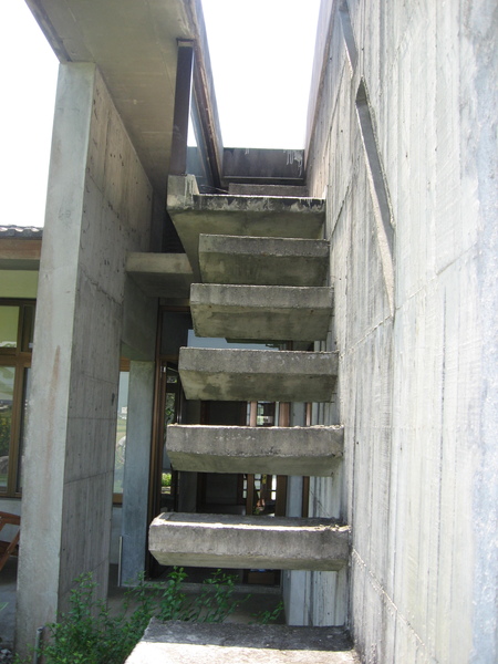 二樓陽台階梯.JPG