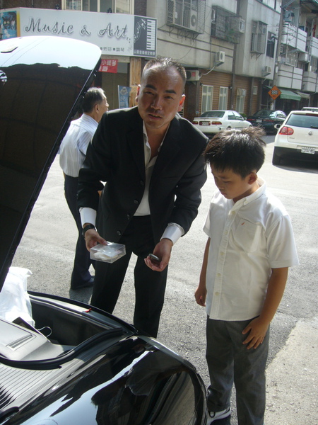 引擎蓋.JPG
