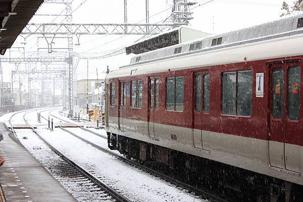 下雪的京都車站