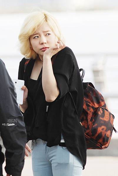 SNSD-Sunny-airport-fashion-March-29-3-1