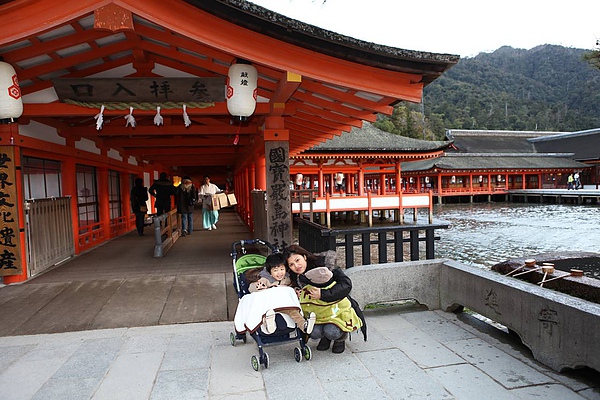 岩島神社前。