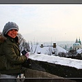 布拉格著名的紅屋頂～冬天都是白茫茫