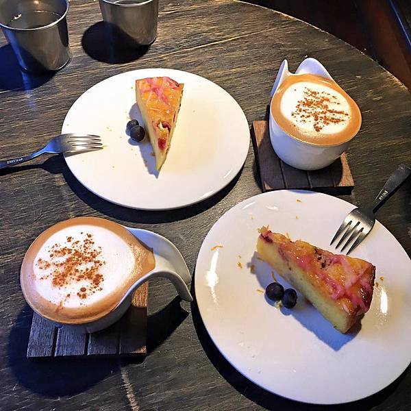 12803088_1268937523133214_547734452423987577_n