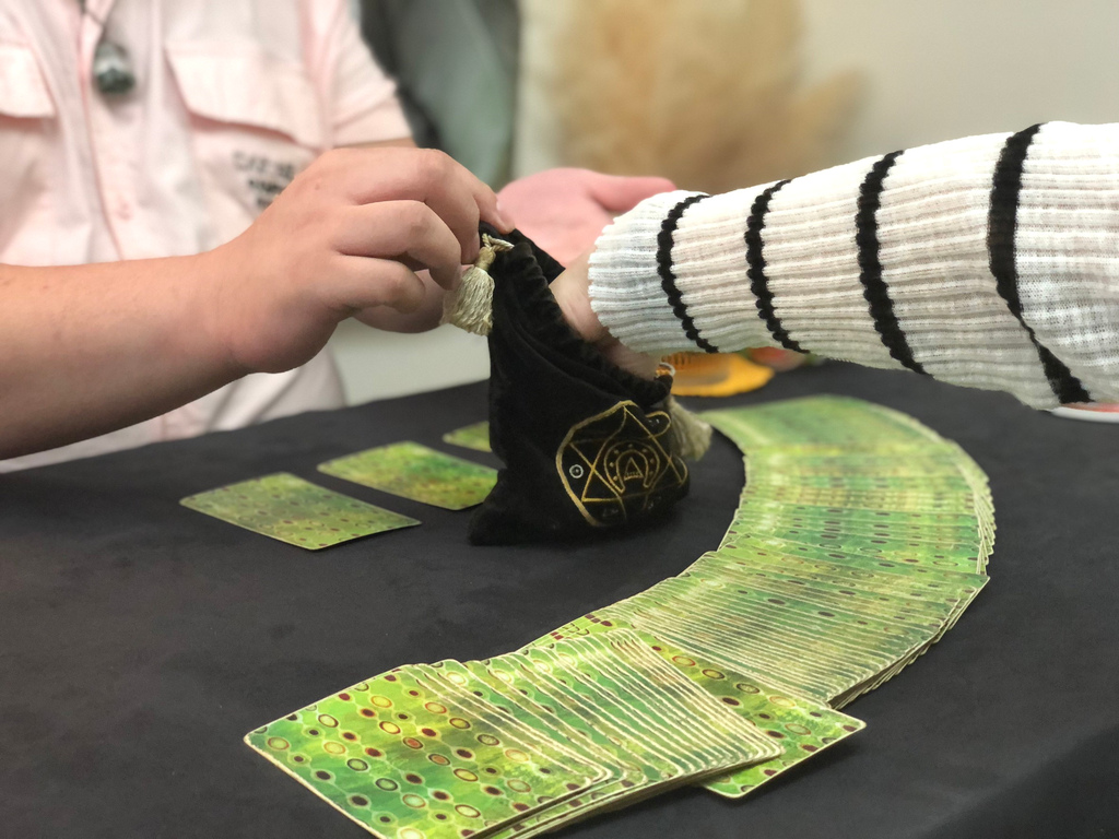 2023好運勢!台北東區最美塔羅占卜店:靈擺與能量、塔羅牌庫 2023好運勢!台北東區最美塔羅占卜店:靈擺與能量、塔羅牌庫